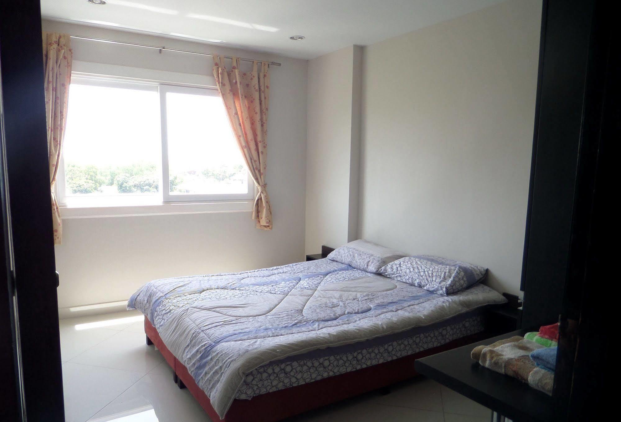 Park Lane Resort By West Joint Venture Bãi biển Jomtien Ngoại thất bức ảnh