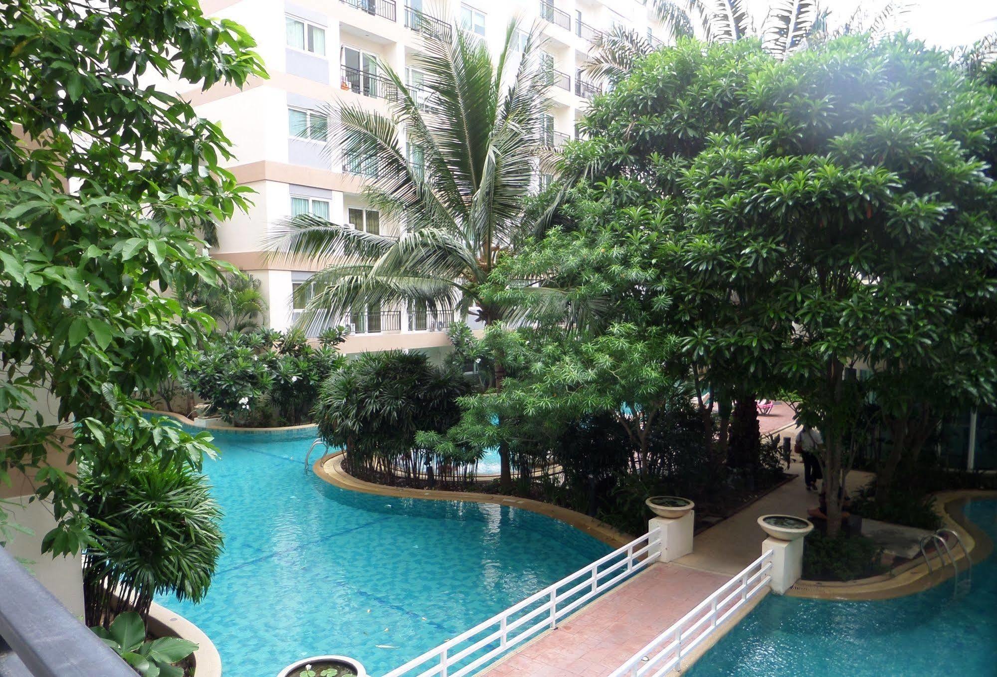 Park Lane Resort By West Joint Venture Bãi biển Jomtien Ngoại thất bức ảnh